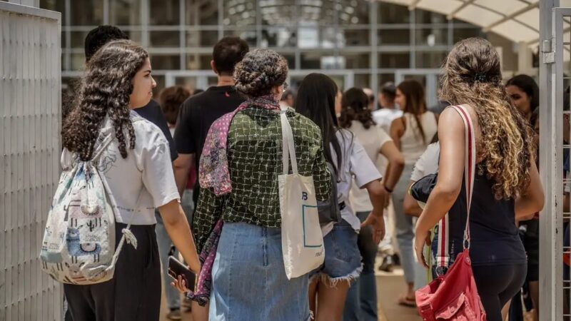 Enem: prazo para solicitar isenção da taxa de inscrição vai até dia 26 de abril