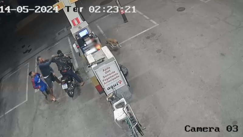Vídeo: homem é agredido com um capacete até a morte em posto de gasolina em BH