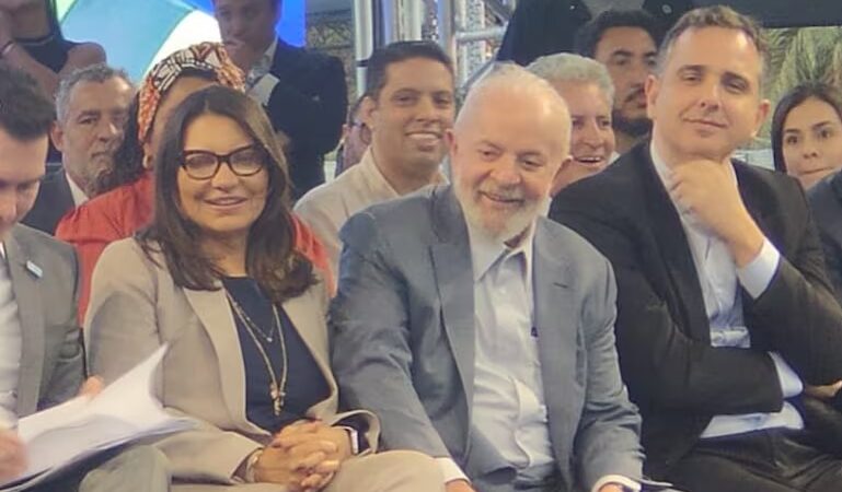Lula anuncia investimento de R$ 1 bilhão em universidades de Minas Gerais