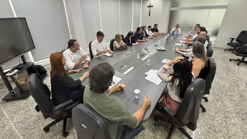 Tem início o novo mandato do Executivo, com Gustavo Mitre, em Itaúna