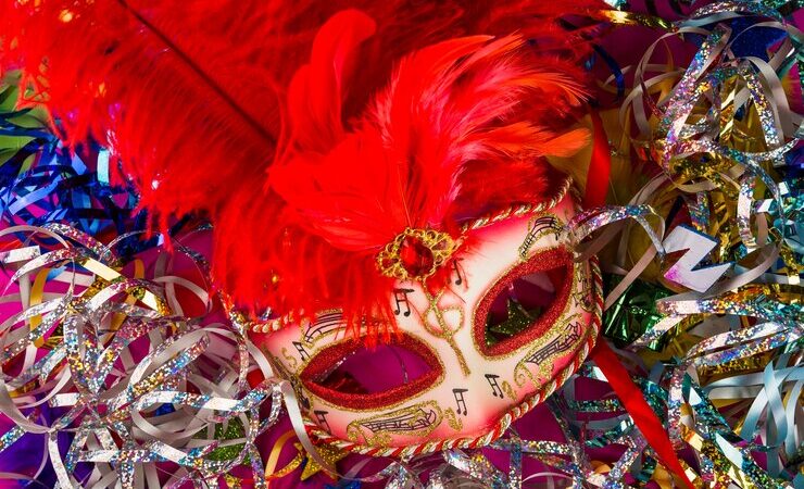 Itaúna Folia 2025: programação e blocos confirmados para o desfile
