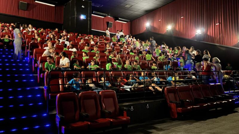 Crianças das escolas rurais de Itaúna assistem Chico Bento no cinema