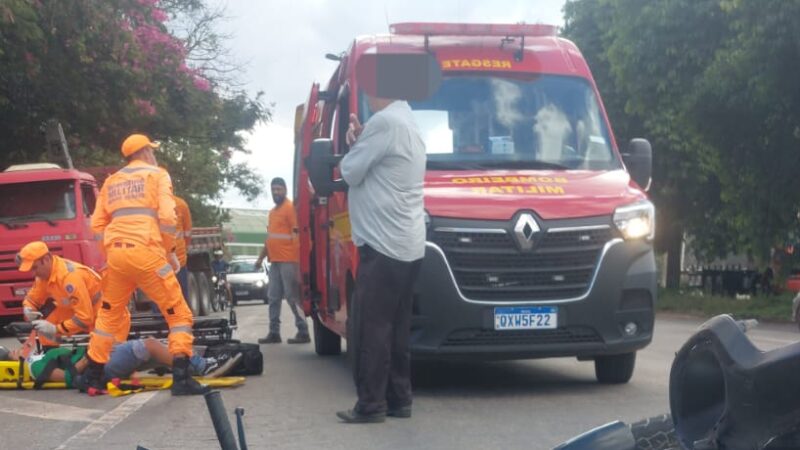 Duas pessoas ficam feridas em colisão de motocicleta e carro no trevo da MG 431, em Itaúna