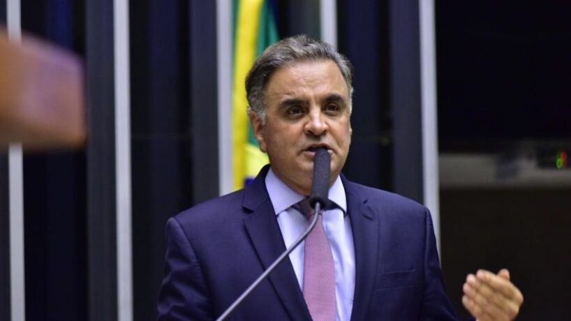 Deputado Aécio Neves diz, em nota à imprensa, que Zema dilapida o patrimônio de Minas Gerais