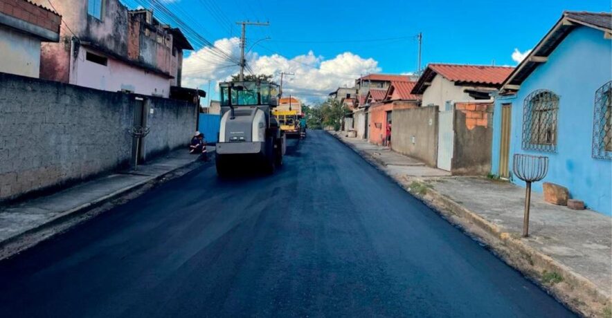 Com recursos de emenda parlamentar duas regiões de Itaúna recebem nova pavimentação