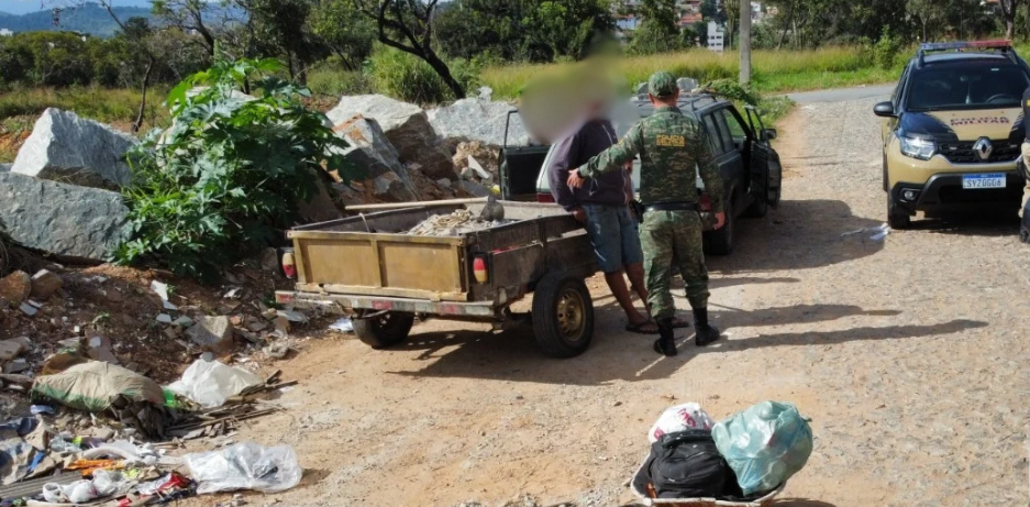 Flagrado em descarte irregular no Parque Sindimei homem vai pagar multa de R$ 30 mil