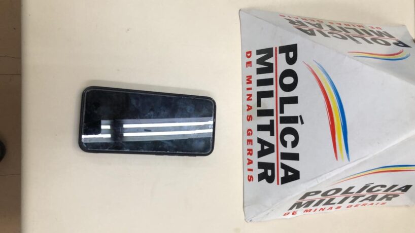 Mulher acusa servente de pedreiro de furto de celular enquanto prestava serviço