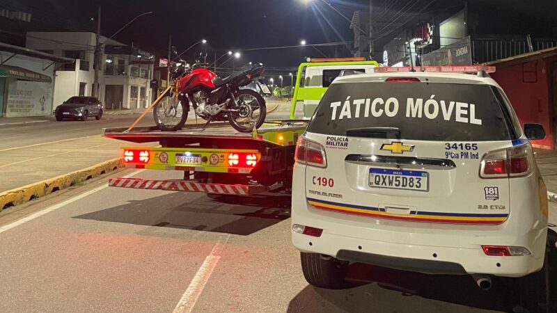 Polícia Militar prende motociclista praticando manobras perigosas, o “grau”