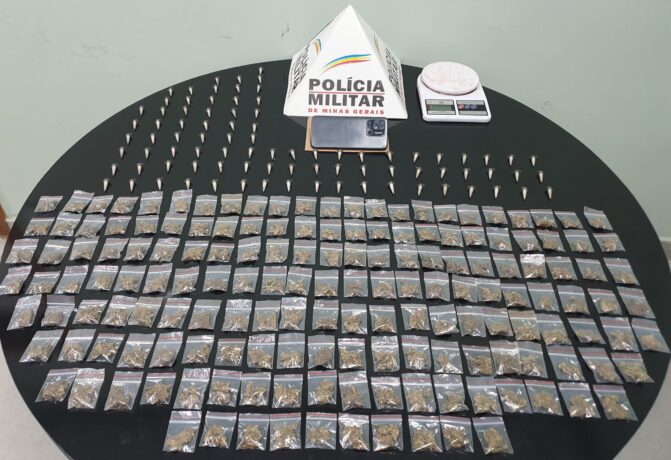Apreendidos 86 pinos de cocaína e 161 buchas de maconha em Itatiaiuçu