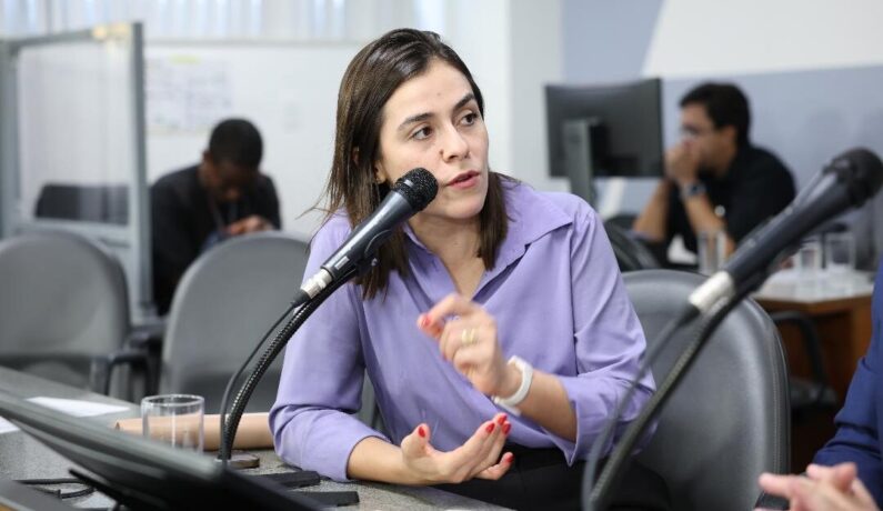 Aprovado em 2º turno projeto da deputada Lohanna que fortalece políticas de apoio ao aleitamento materno