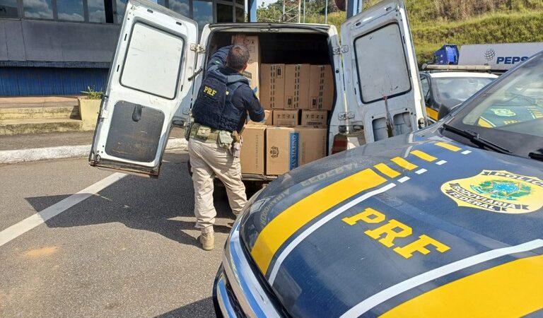 Vídeo: PRF apreende 25 mil maços de cigarros contrabandeados na BR 262 com destino a Itaúna