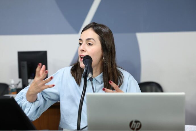 Projeto de Lei quer proteger mineiros de cobranças automáticas após período gratuito em serviços digitais