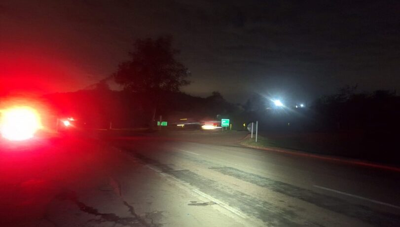 Motociclista desobedece parada obrigatória e colide com carro na MG 050, entre Mateus Leme e Itaúna