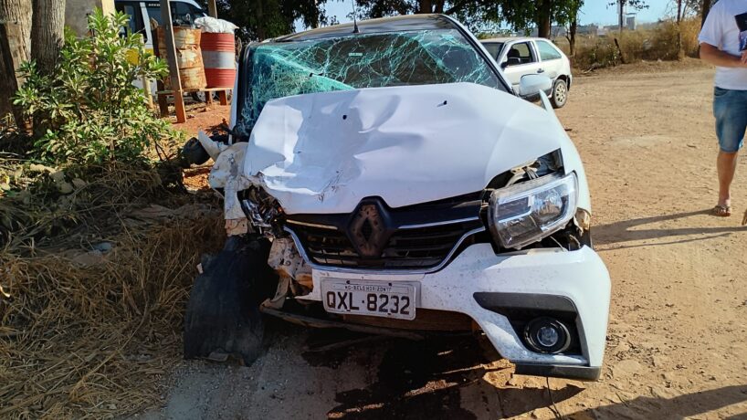 Acidente na  rodovia MG 050, em Itaúna, deixou três pessoas feridas