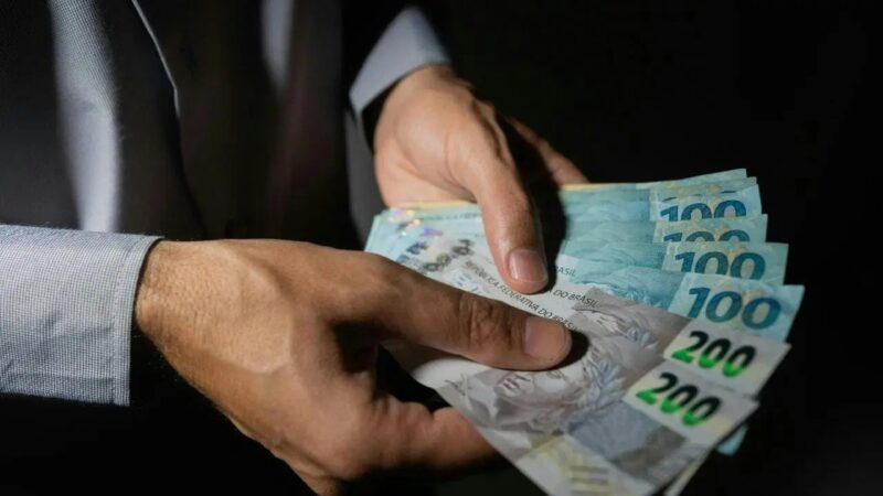 Vídeo: três pessoas suspeitas de cobrança violenta de devedores de agiotagem são presas em Itaúna