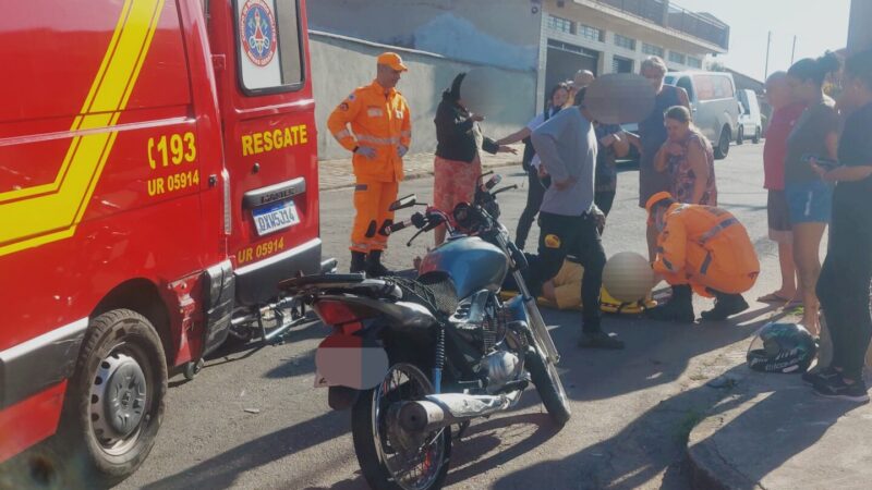 Carro e moto colidem no bairro Morada Nova; motociclista foi encaminhado ao hospital