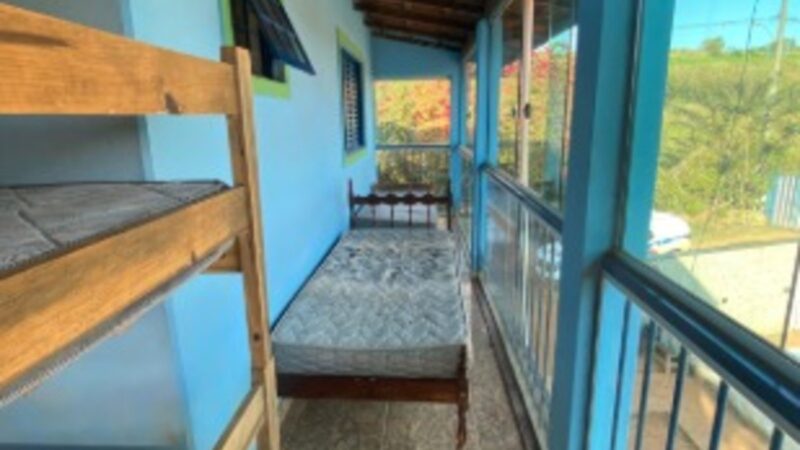 Clínica de reabilitação em Mateus Leme é fechada por maus tratos aos internos, três pessoas presas