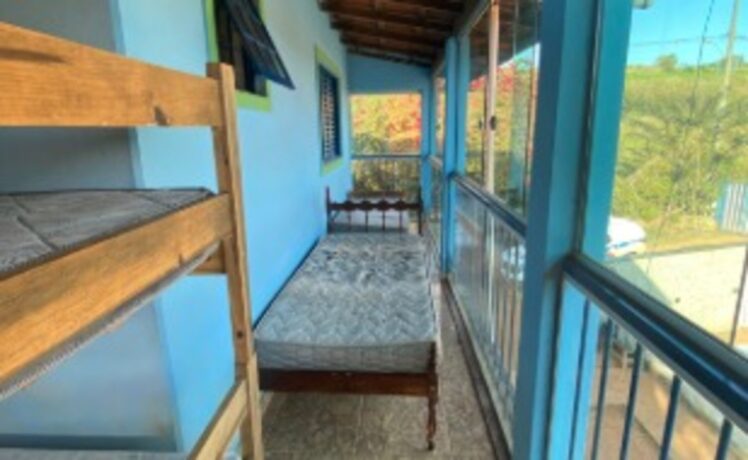 Clínica de reabilitação em Mateus Leme é fechada por maus tratos aos internos, três pessoas presas