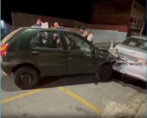 Vídeo: motorista passa mal por causa de hipoglicemia e bate em carro estacionado