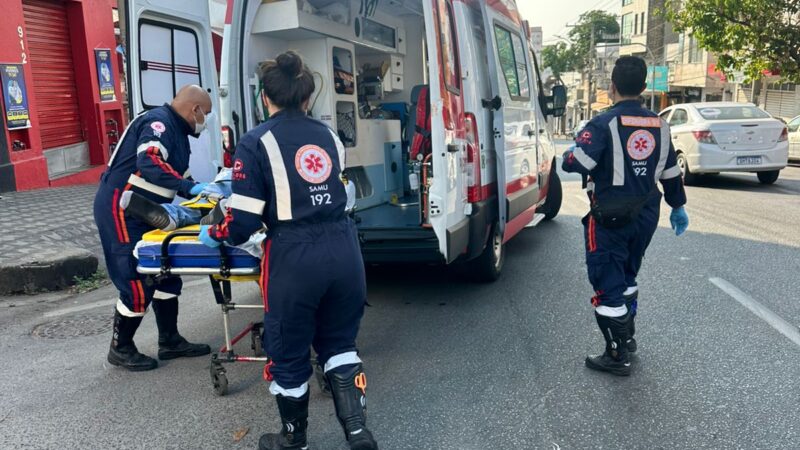 Quarta-feira começa com acidente entre motocicleta e carro na avenida Manoel da Custódia