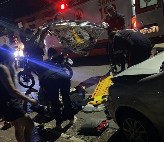 Grave acidente entre carro e moto no bairro Itaunense deixa dois jovens mortos