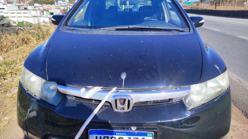 Para evitar acidente mais grave, carro bate na traseira de motocicleta na MG 050, em Itaúna