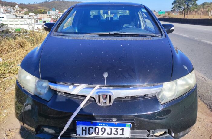 Para evitar acidente mais grave, carro bate na traseira de motocicleta na MG 050, em Itaúna