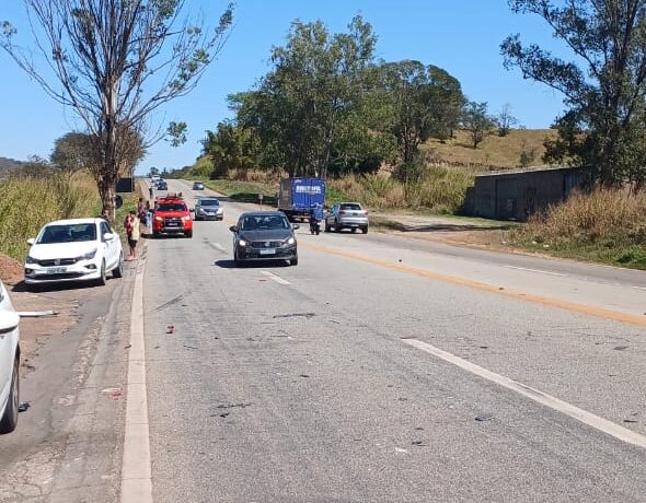 Acidente de colisão na MG 050, perto do pedágio, neste domingo, 10
