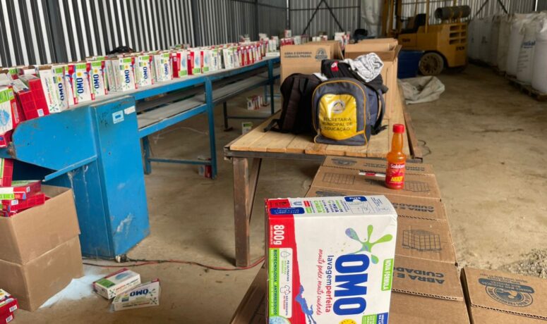Vídeo: Polícia Militar descobre galpão clandestino de embalagem de sabão em pó em Dores do Indaiá
