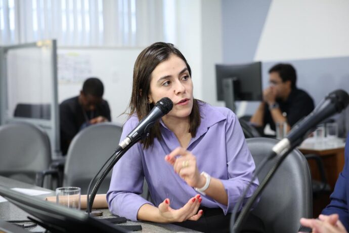 Deputada Lohanna solicita Audiência Pública para debater suspensão de editais em Minas