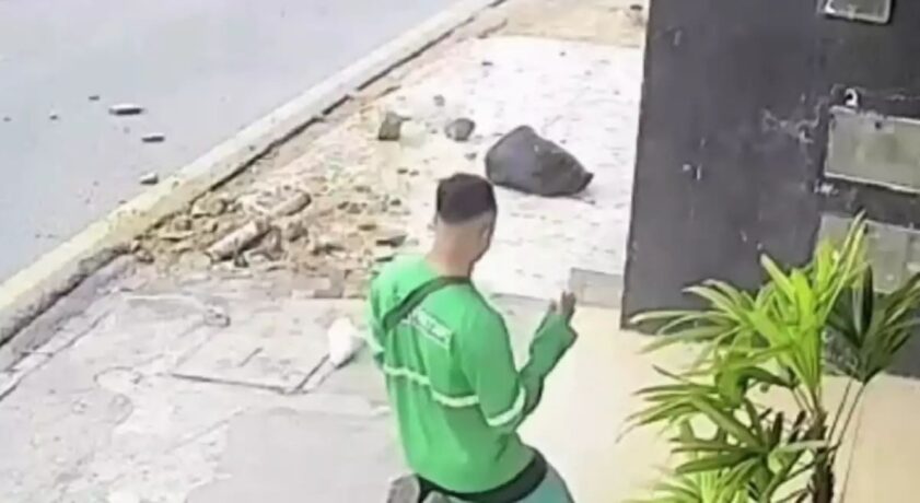 Vídeo: gari ajoelha e reza após escapar de atropelamento por centímetros em Aracaju