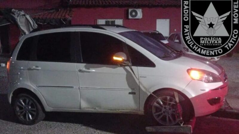 Carro furtado em BH é apreendido em Itaúna e dois homens são presos
