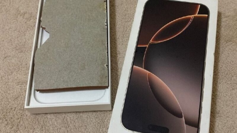 Vídeo: mulher compra iPhone de R$ 8 mil pela Amazon e recebe pedaço de azulejo