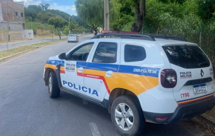 Homem sai do presídio e no dia seguinte mata a prima e o marido dela a pauladas, em Carmo do Cajuru