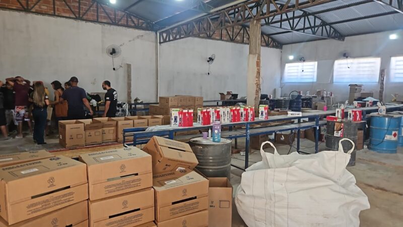 Vídeo: Receita e PC fecham mais uma fábrica clandestina de sabão em pó no Centro-Oeste de Minas