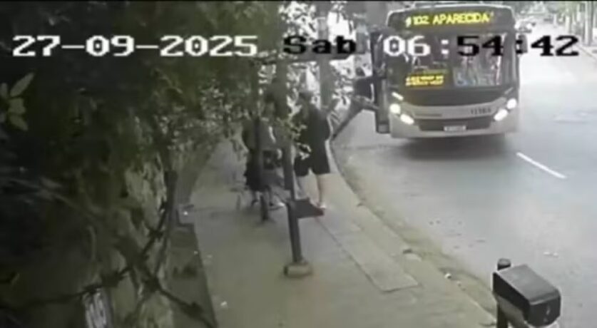 Homem é esfaqueado dentro de ônibus, jogado para fora do veículo e morre em BH