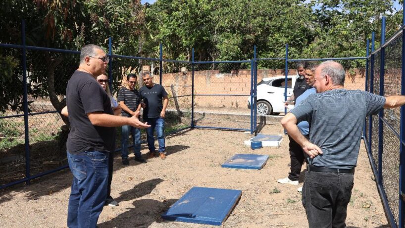 Comissão de vereadores que apura qualidade de abastecimento de água em Itaúna realiza visita ETECs