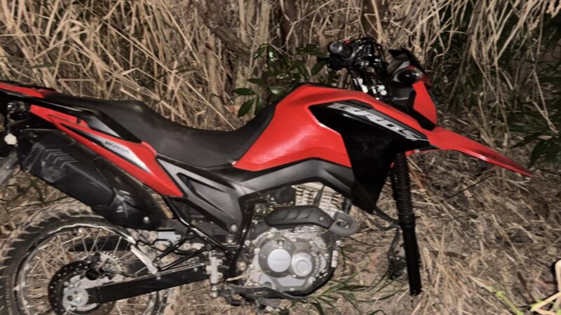 Motocicleta furtada em Divinópolis é encontrada em local de tráfico no bairro Santa Edwiges