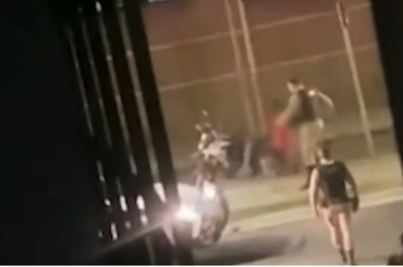 Vídeo: jovem é hospitalizado depois de abordagem violenta de policial militar