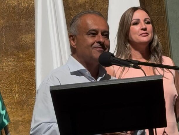 Nas comemorações pelo Dia do Professor, Mitre anuncia pagamento de piso salarial