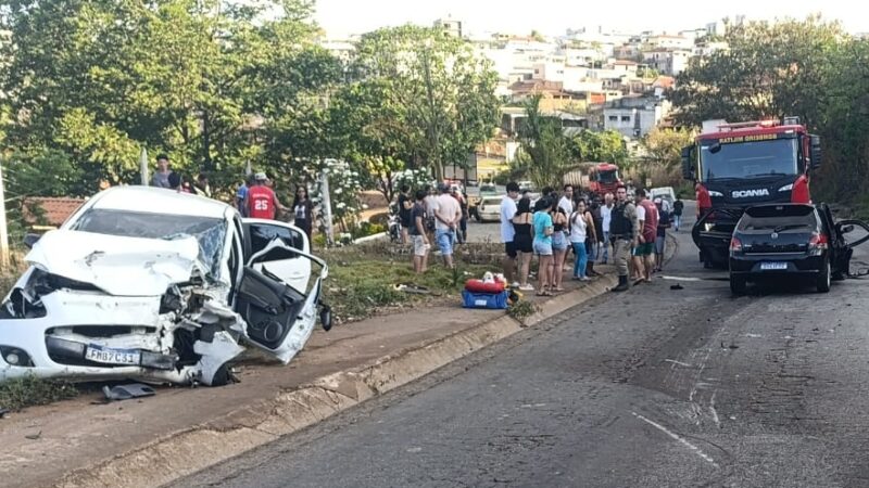 Acidente em Pitangui provoca ferimentos com gravidade em cinco pessoas