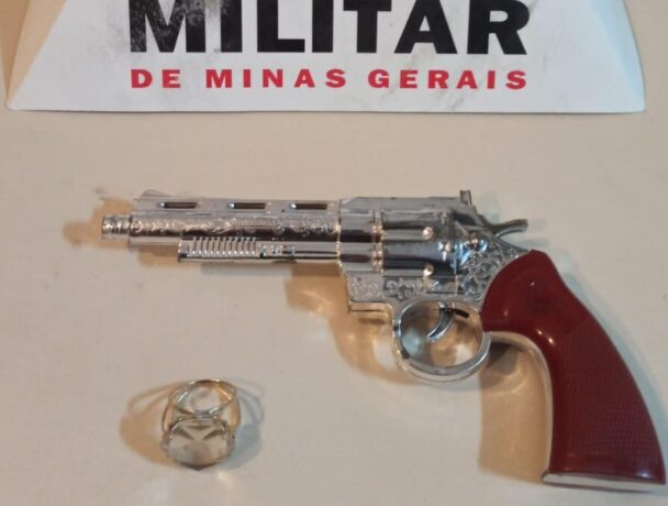 Mulheres atraem idoso para embocada onde é atacado, espancado e roubado por três homens