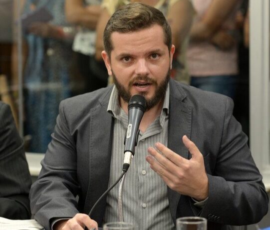 Comissão Processante publica edital de notificação para que vice-prefeito se manifeste