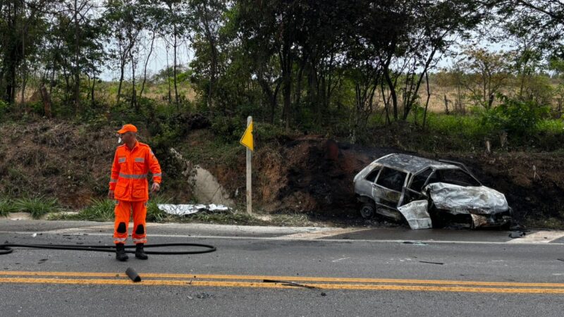 Duas pessoas morrem neste domingo, 2, na MG 050, em Itaúna