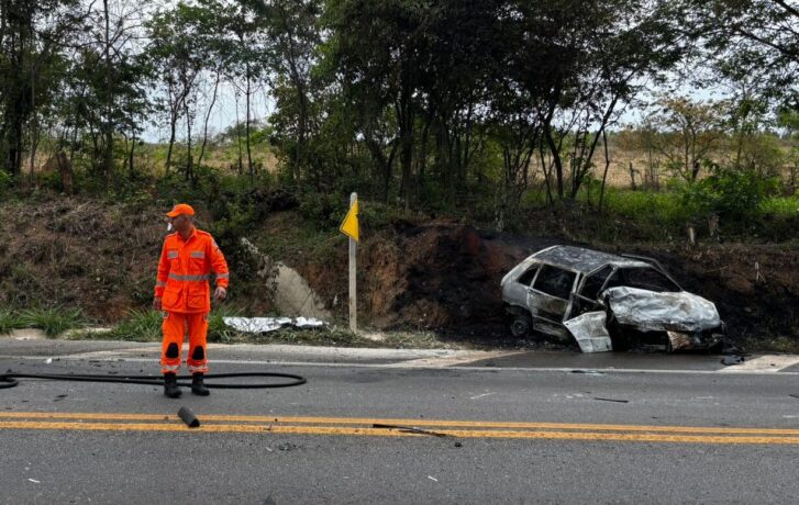 Duas pessoas morrem neste domingo, 2, na MG 050, em Itaúna