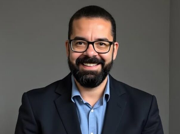 Live discute desafios na liderança de equipes de comunicação política