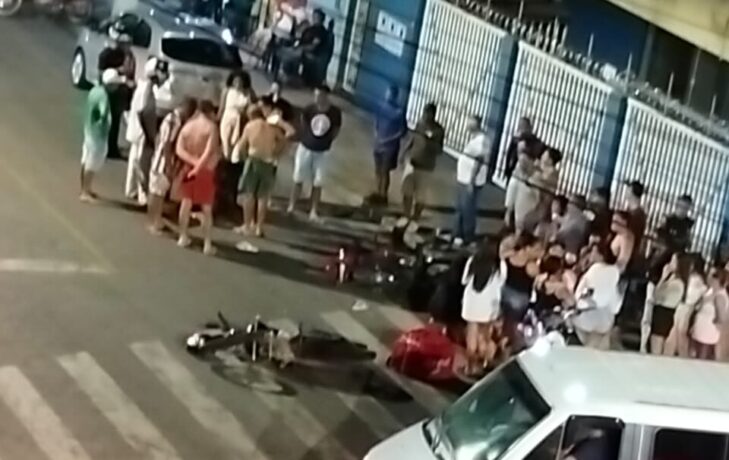 Motociclistas colidem no bairro Jadir Marinho e sofrem fraturas