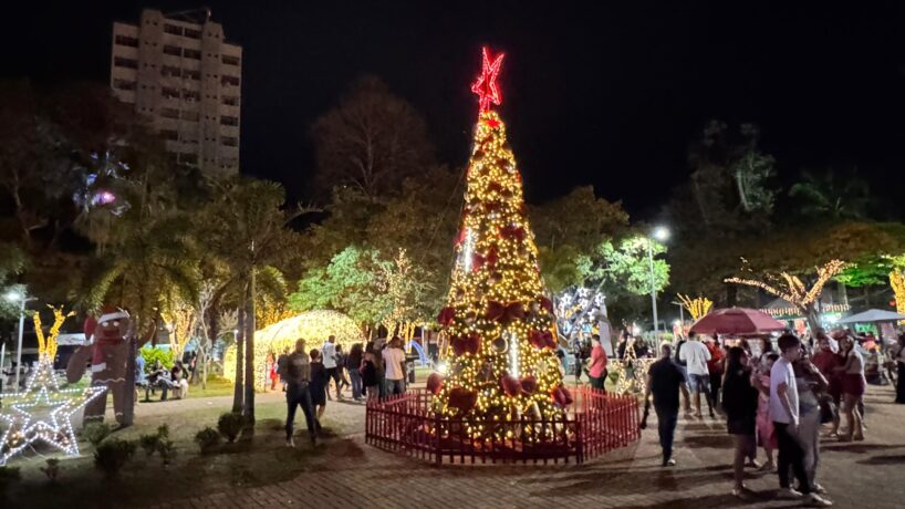 Vídeo: “A Fantástica Cidade do Natal” foi aberta oficialmente e encantou quem foi à Praça da Matriz
