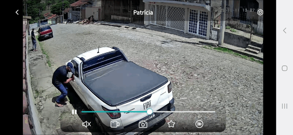 Dois homens tentam furtar um carro, em plena luz do dia, no bairro Padre Eustáquio