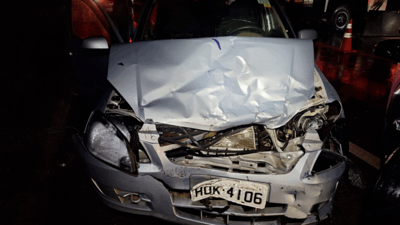 Acidente na MG 431, em Itaúna, envolve três carros e um caminhão